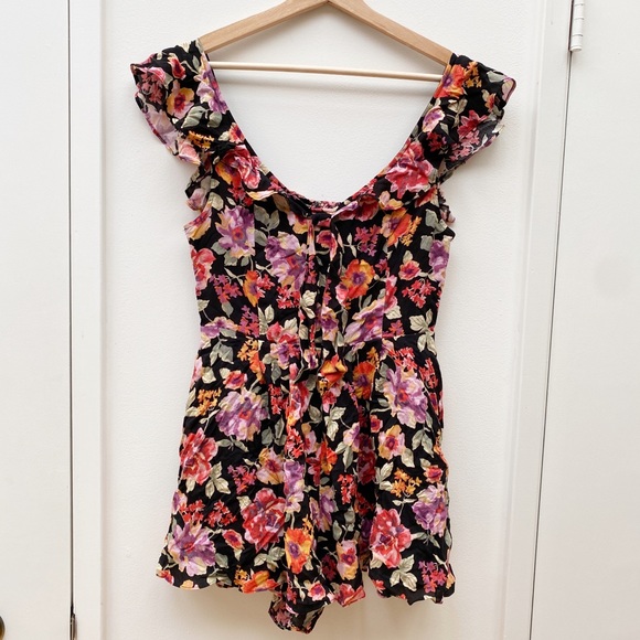 KIMCHI BLUE Floral Romper - Picture 2 of 8